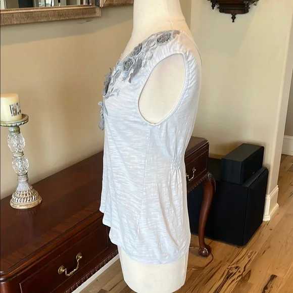 Gray Embellished Tank Top with Floral Details - Picture 12 of 15